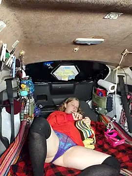 Snapshot of Evalain_shadow chatting on October 9, 1:43 am Evalain shadow online show from October 9, 1:43 am