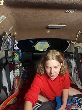 Snapshot of Evalain_shadow chatting on October 19, 2:57 am Evalain shadow online show from October 19, 2:57 am