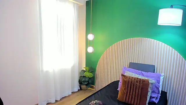 taylor bennet online show from November 24, 11:34 am