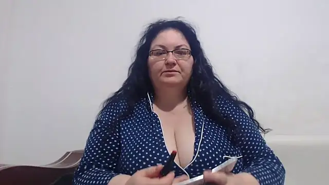 Nykyxo online show from April 9, 10:15 pm