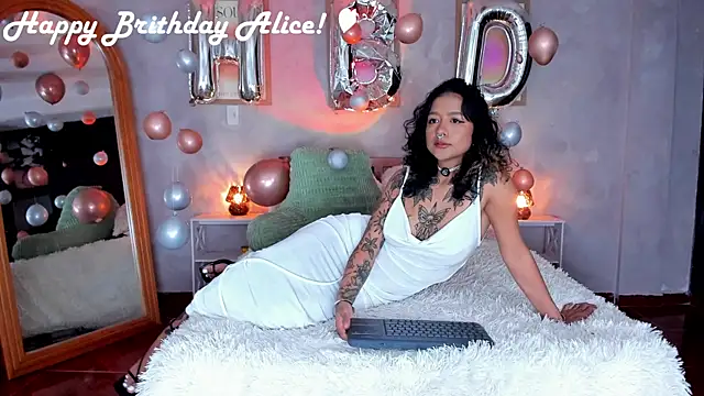 AliceBanks online show from August 3, 11:27 am