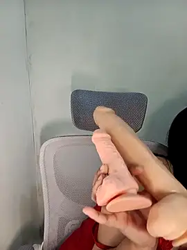 Snapshot of Chall_mee chatting on October 22, 4:34 pm Chall mee online show from October 22, 4:34 pm