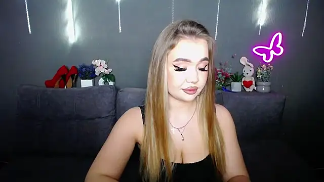 StacyYellig online show from April 16, 8:30 pm