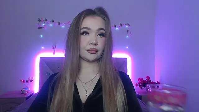 StacyYellig online show from April 13, 8:42 pm