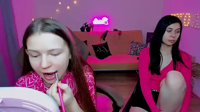 HelloRoxy online show from November 15, 7:15 pm