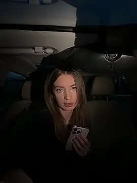 EvieEvans online show from March 1, 5:45 pm