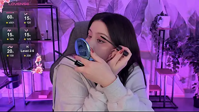 CoralineKeyns online show from September 20, 5:28 am