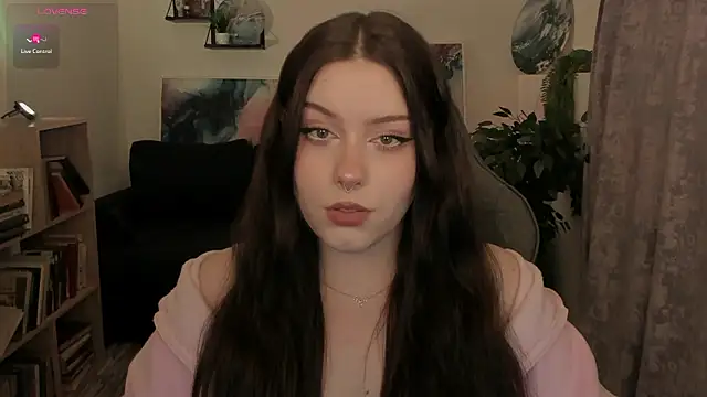 CoralineKeyns online show from March 21, 8:19 am