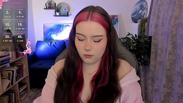 CoralineKeyns online show from April 7, 5:42 am