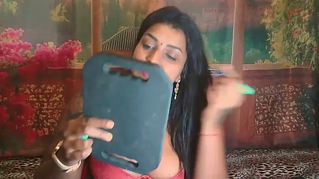 RoyalIndianCreamPuff online show from March 22, 6:47 pm