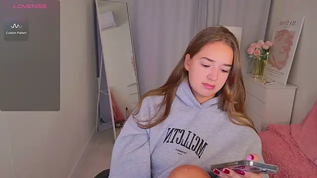 LovelyJessie online show from April 10, 3:18 pm