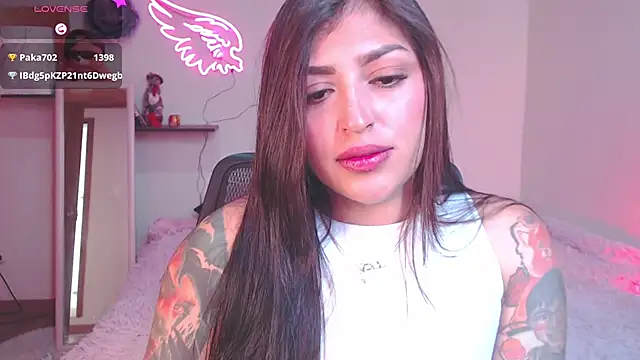 MissDennise online show from March 18, 6:46 pm