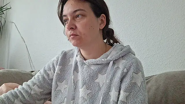 Snapshot of Cyndee_Winter chatting on October 4, 12:00 pm Cyndee Winter online show from October 4, 12:00 pm