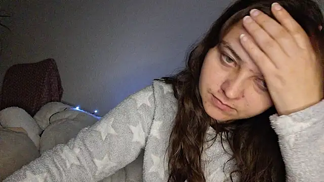 Snapshot of Cyndee_Winter chatting on October 28, 8:57 pm Cyndee Winter online show from October 28, 8:57 pm