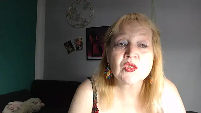 Blasflittchen online show from July 12, 1:12 pm