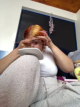 sara winehouse1 online show from March 13, 7:59 pm