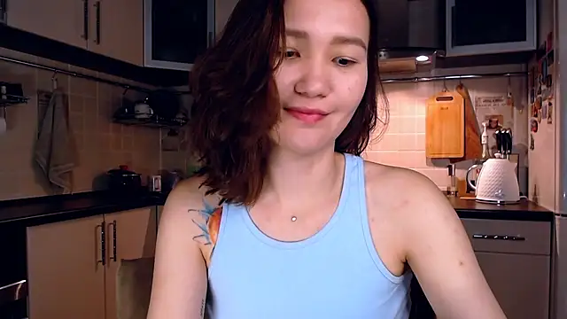 Kelly Yon online show from September 24, 8:52 pm