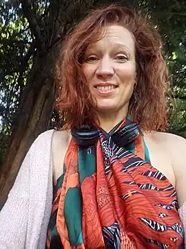 Exhibitionsplit online show from October 1, 2:33 pm