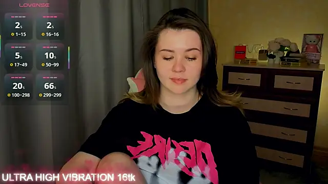 cutie mili online show from April 27, 4:04 pm