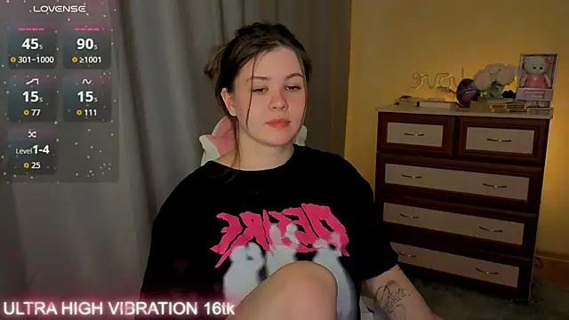 cutie mili online show from March 23, 1:28 pm