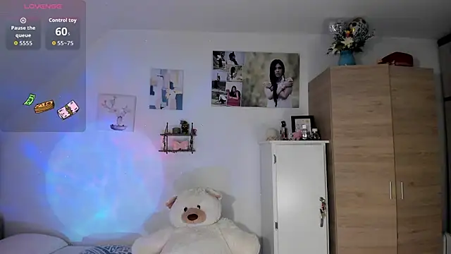 VeronikaOlsen online show from November 10, 8:37 pm