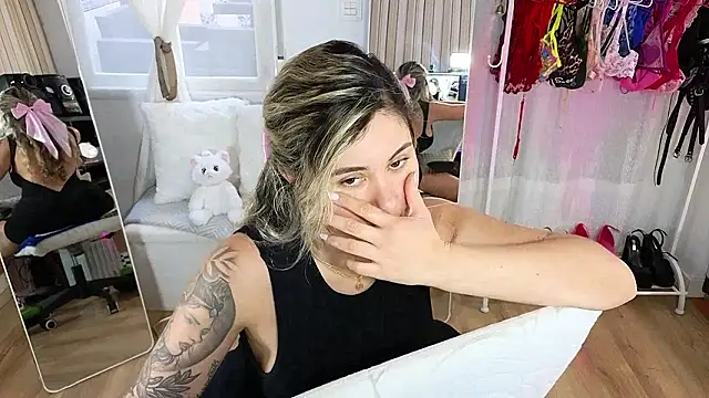 Tawny cox online show from February 18, 9:52 am