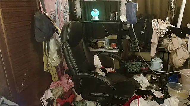 Ombeline1 online show from December 19, 5:05 pm