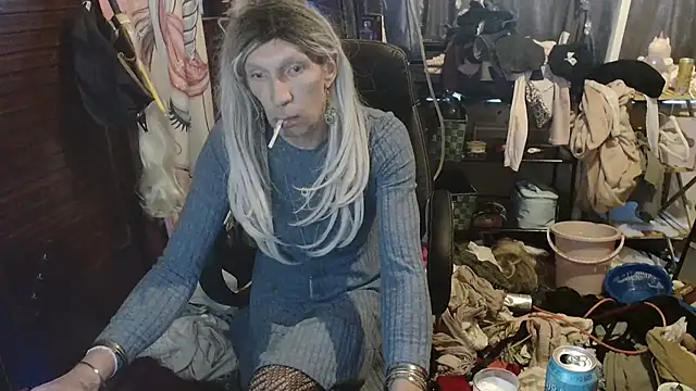 Ombeline1 online show from December 15, 11:26 am