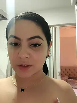 Lia Hurley online show from December 15, 8:03 pm