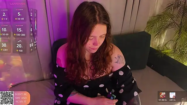 SophiePure online show from April 17, 9:50 pm