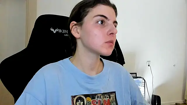 emmamurrr online show from November 11, 4:04 pm