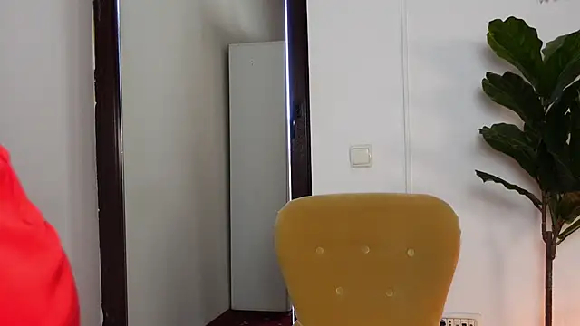 NinaCrystal1 online show from November 15, 9:10 am