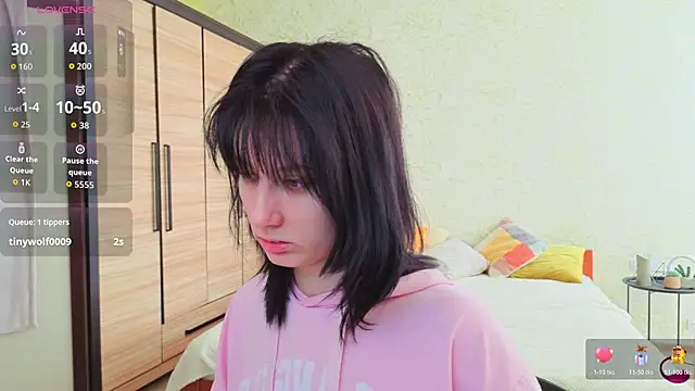 JulisSweet online show from November 14, 8:14 am