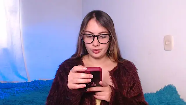 lalawhitte online show from October 23, 9:10 pm