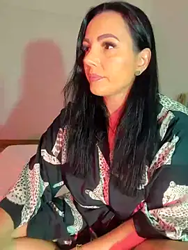 ReiyaRey online show from April 14, 10:10 pm