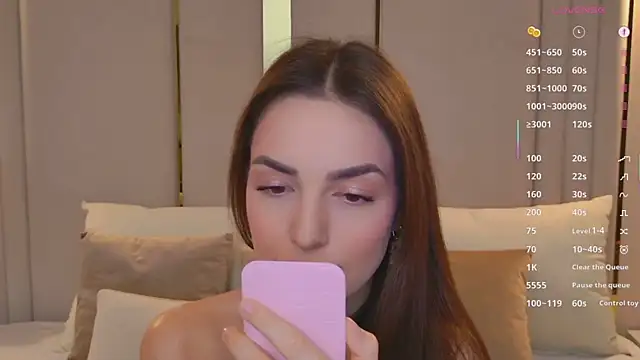 BellaHalles online show from February 14, 5:53 am