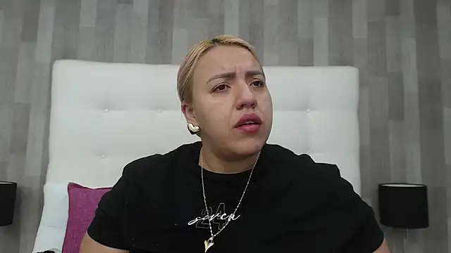 LeahMillerr online show from February 9, 12:18 pm