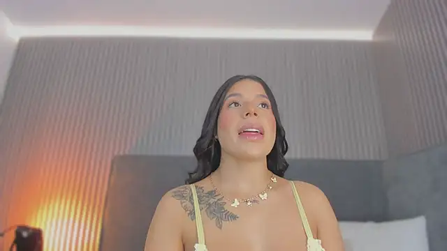 emelie 89 online show from February 9, 12:07 pm