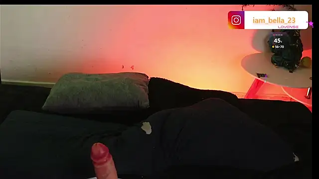 yourtoybella online show from November 12, 7:56 pm