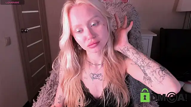 MalenaErnman online show from October 28, 11:38 am