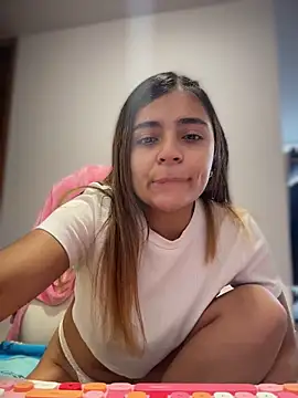 pamell col online show from April 15, 7:25 pm