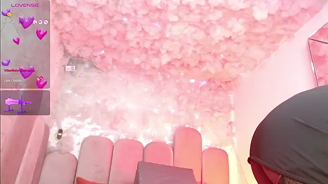 puca ebony online show from April 16, 10:23 pm