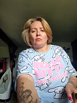lady charlyne online show from May 5, 8:39 am