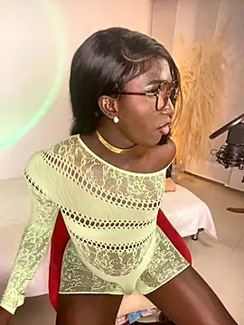 IsseyMz online show from September 24, 8:02 am