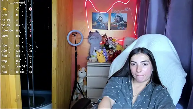 Fiery Brunette  online show from September 27, 12:12 pm