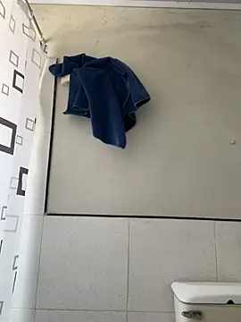 hannahb-e online show from April 4, 3:44 pm