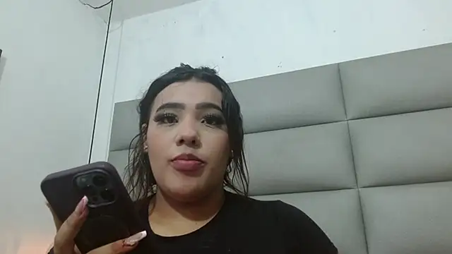 Snapshot of emily_brontee_ chatting on October 10, 12:54 pm emily brontee online show from October 10, 12:54 pm