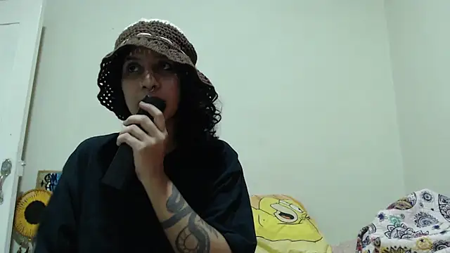 AlinaWoolf  online show from July 16, 4:06 am