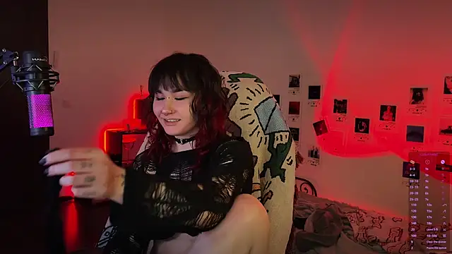 deadlysweet online show from January 9, 1:54 am