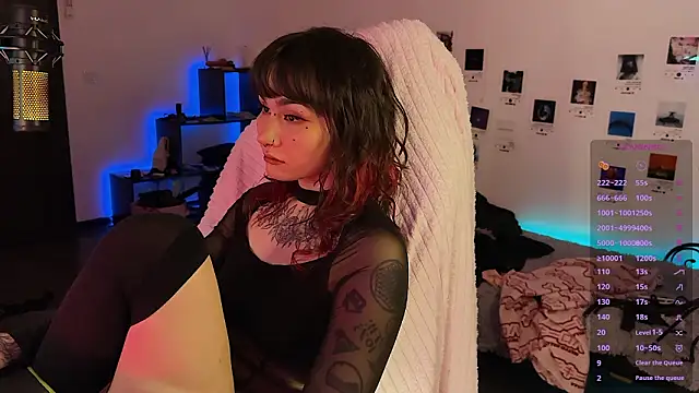 deadlysweet online show from March 19, 9:57 am